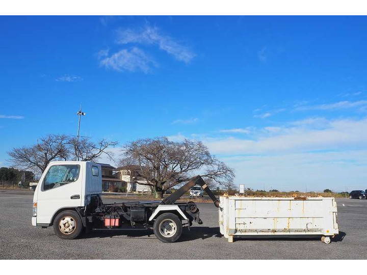 三菱ふそうキャンターコンテナ専用車小型（2t・3t）[写真07]