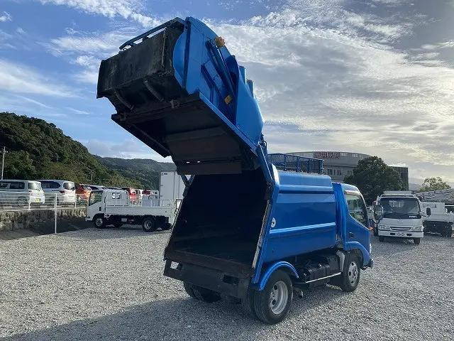 日野デュトロパッカー車（塵芥車）小型（2t・3t）[写真10]