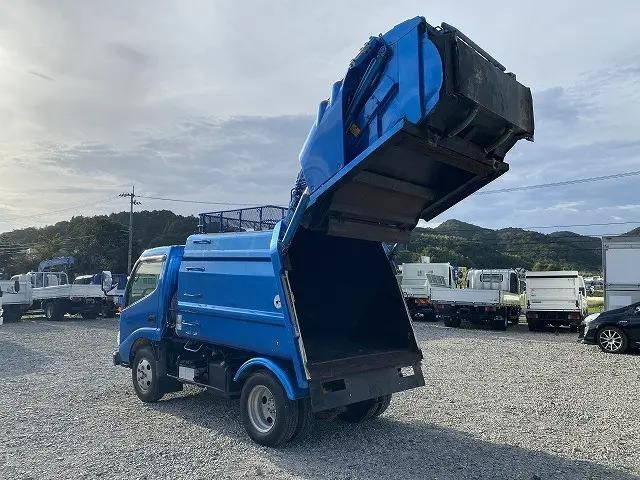 日野デュトロパッカー車（塵芥車）小型（2t・3t）[写真08]