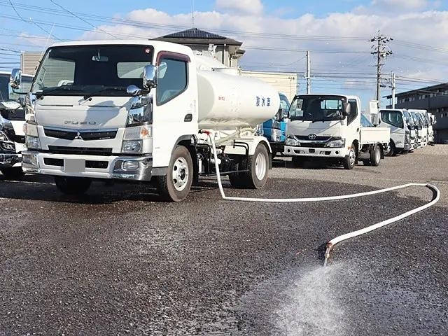 三菱ふそうキャンター散水車小型（2t・3t）[写真09]