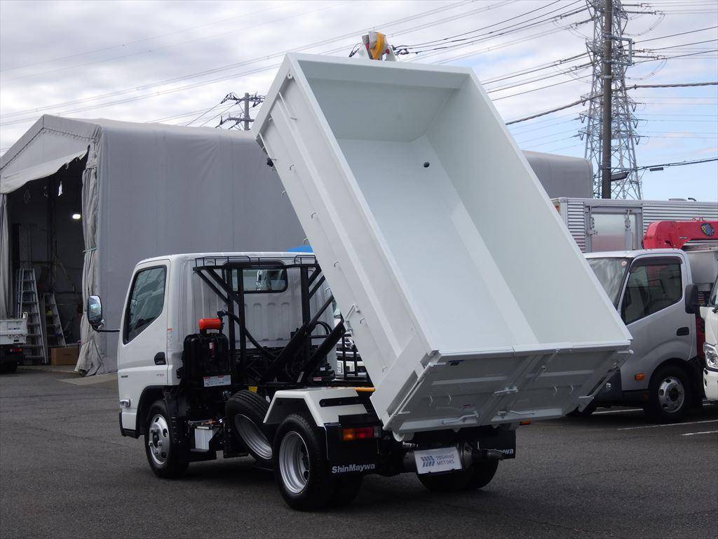 三菱ふそうキャンターコンテナ専用車小型（2t・3t）[写真11]