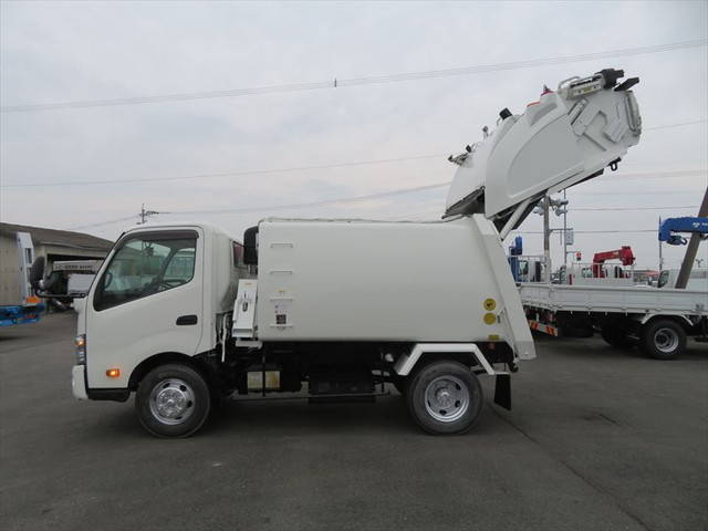 日野デュトロパッカー車（塵芥車）小型（2t・3t）[写真14]