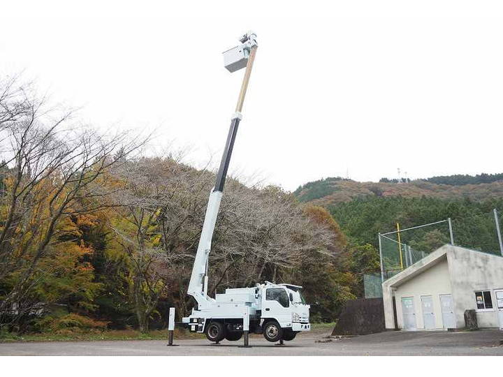 いすゞエルフ高所作業車小型（2t・3t）[写真09]