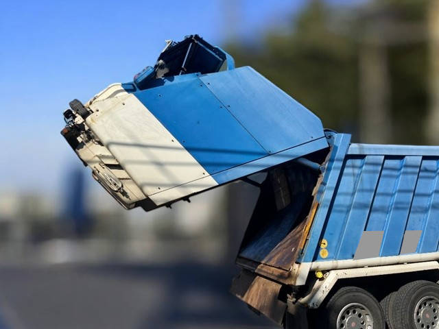 UDトラックスクオンパッカー車（塵芥車）大型（10t）[写真11]