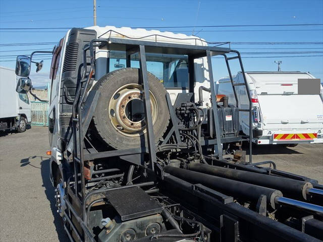 三菱ふそうファイターコンテナ専用車増トン（6t・8t）[写真13]