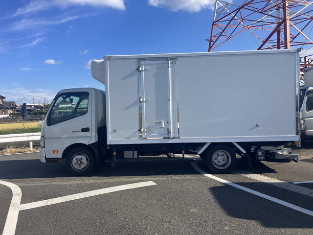 日野デュトロ冷凍車（冷蔵車）小型（2t・3t）[写真07]