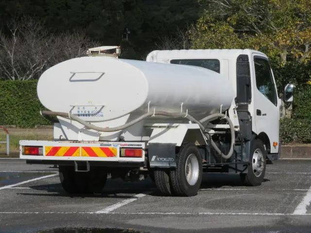 日野デュトロ散水車小型（2t・3t）[写真02]