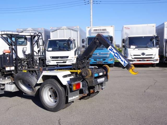 いすゞエルフコンテナ専用車小型（2t・3t）[写真09]