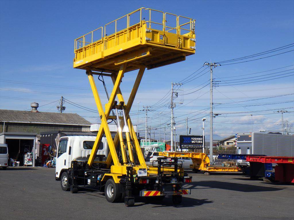 いすゞエルフ高所作業車小型（2t・3t）[写真08]