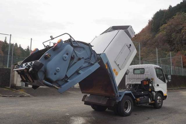 日野デュトロパッカー車（塵芥車）小型（2t・3t）[写真04]