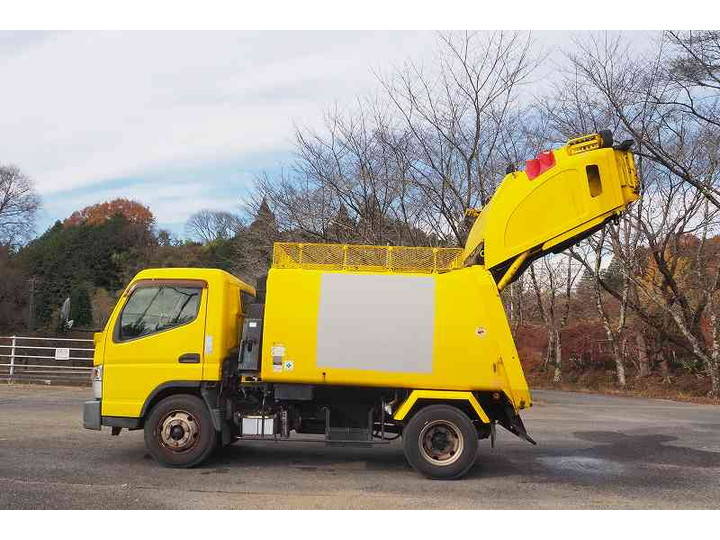 三菱ふそうキャンターパッカー車（塵芥車）小型（2t・3t）[写真06]