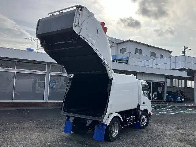 日野デュトロパッカー車（塵芥車）小型（2t・3t）[写真04]