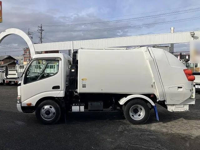 日野デュトロパッカー車（塵芥車）小型（2t・3t）[写真06]