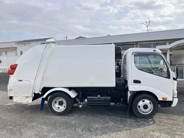 日野デュトロパッカー車（塵芥車）小型（2t・3t）[写真07]