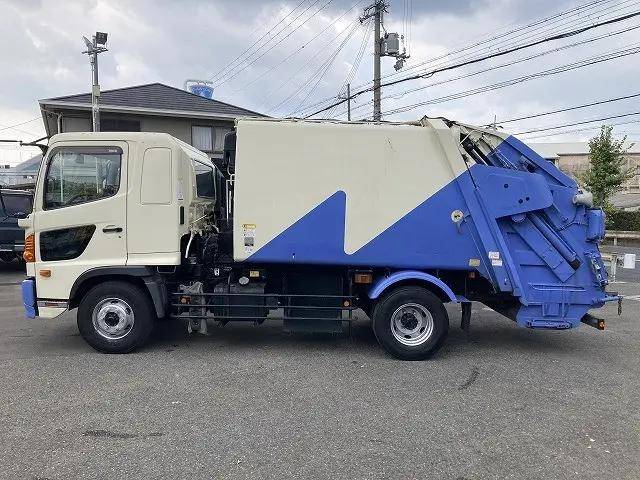 日野レンジャーパッカー車（塵芥車）増トン（6t・8t）[写真04]