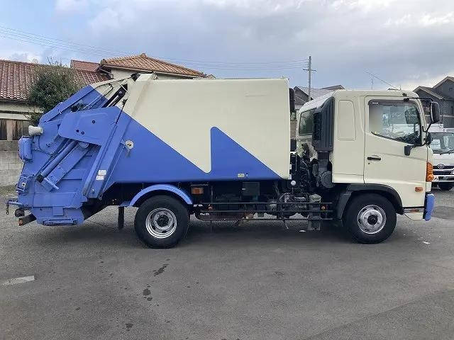 日野レンジャーパッカー車（塵芥車）増トン（6t・8t）[写真05]