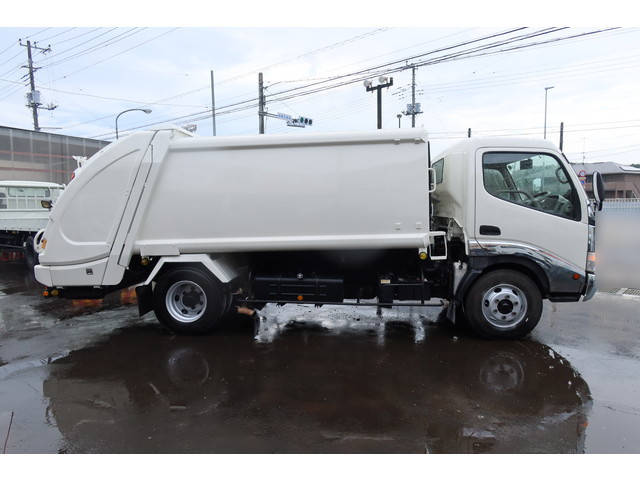 日野デュトロパッカー車（塵芥車）小型（2t・3t）[写真06]