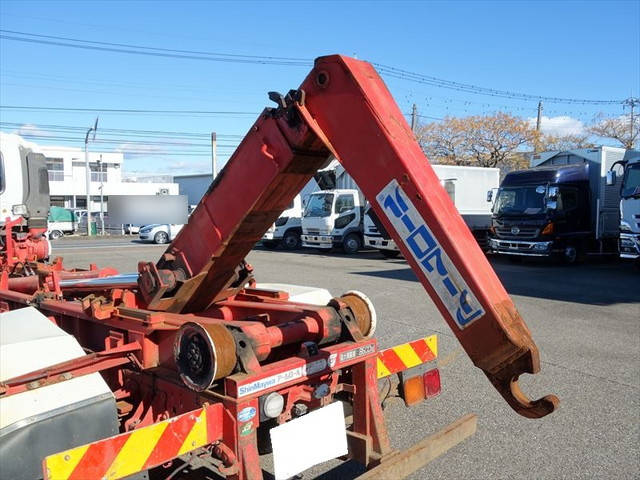 いすゞフォワードコンテナ専用車増トン（6t・8t）[写真12]