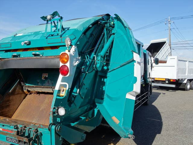 いすゞフォワードパッカー車（塵芥車）中型（4t）[写真11]