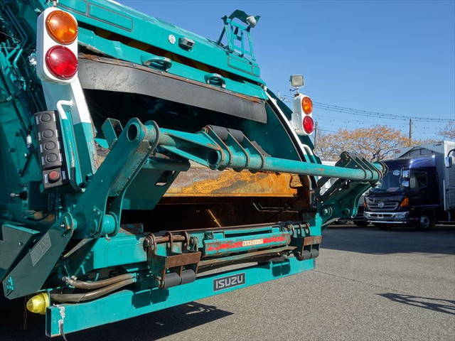 いすゞフォワードパッカー車（塵芥車）中型（4t）[写真21]