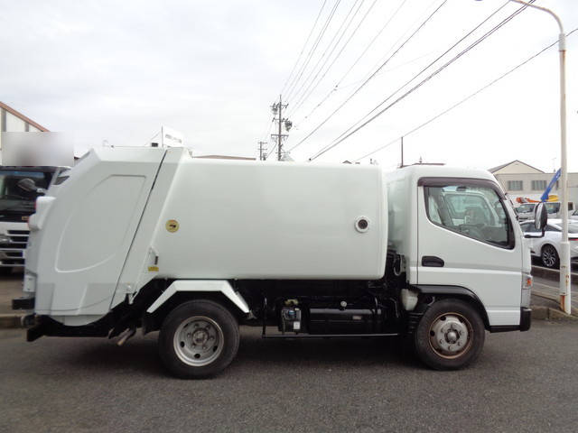 三菱ふそうキャンターパッカー車（塵芥車）小型（2t・3t）[写真04]