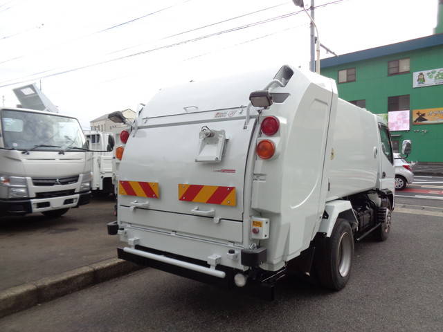 三菱ふそうキャンターパッカー車（塵芥車）小型（2t・3t）[写真05]