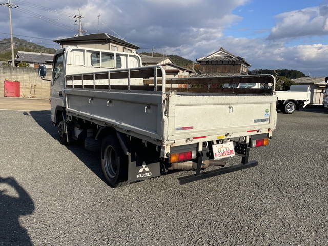 三菱ふそうキャンター平ボディ小型（2t・3t）[写真04]