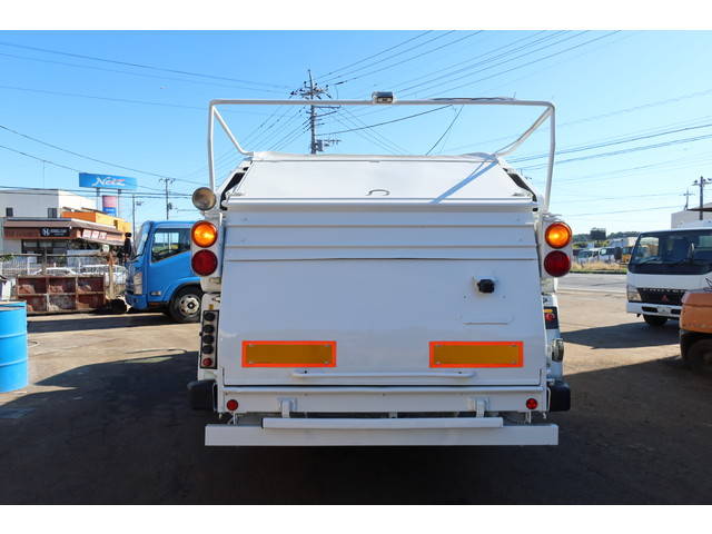 いすゞエルフパッカー車（塵芥車）小型（2t・3t）[写真04]