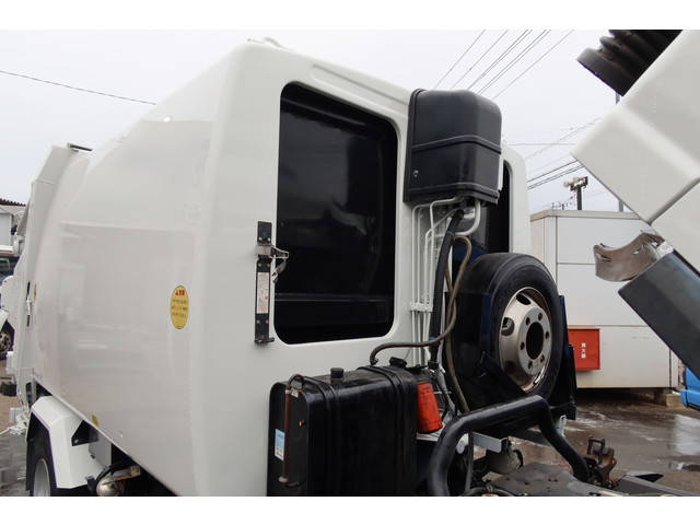 いすゞエルフパッカー車（塵芥車）小型（2t・3t）[写真22]