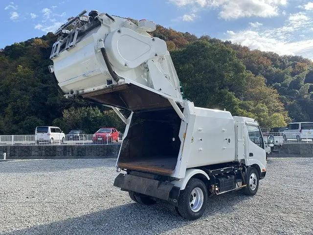 日野デュトロパッカー車（塵芥車）小型（2t・3t）[写真04]