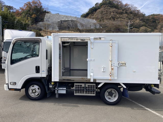 いすゞエルフ冷凍車（冷蔵車）小型（2t・3t）[写真06]