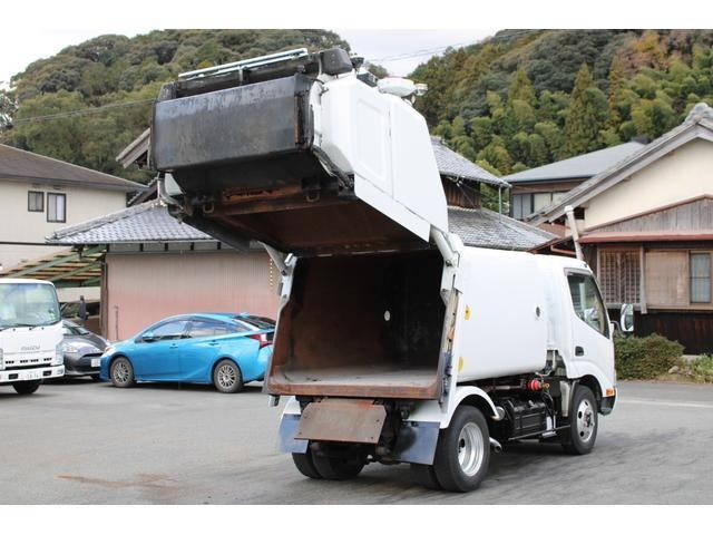 日野デュトロパッカー車（塵芥車）小型（2t・3t）[写真11]