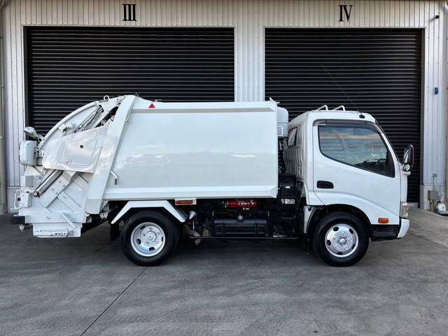 日野デュトロパッカー車（塵芥車）小型（2t・3t）[写真11]