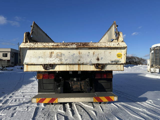 いすゞギガダンプ大型（10t）[写真02]