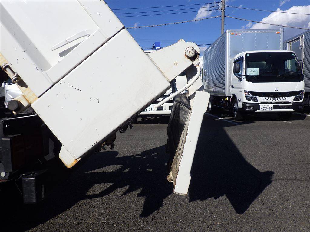 いすゞエルフダンプ小型（2t・3t）[写真11]