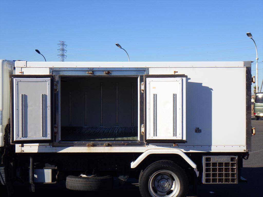 三菱ふそうキャンター冷凍車（冷蔵車）小型（2t・3t）[写真11]