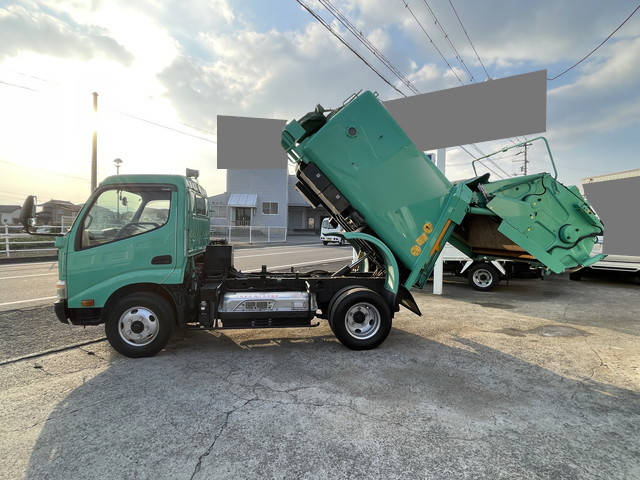 日野デュトロパッカー車（塵芥車）中型（4t）[写真22]