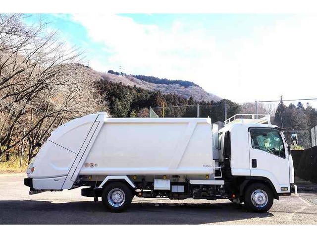 いすゞフォワードパッカー車（塵芥車）中型（4t）[写真04]