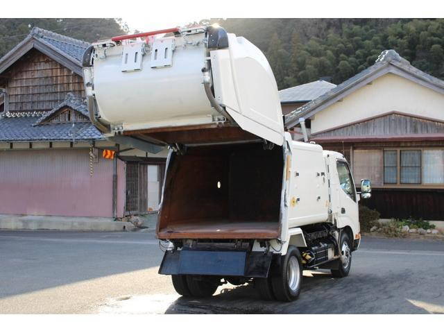 日野デュトロパッカー車（塵芥車）小型（2t・3t）[写真04]