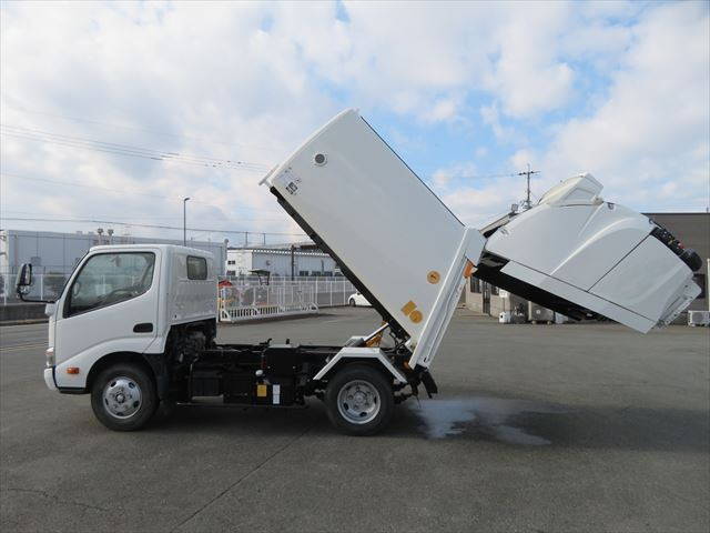 日野デュトロパッカー車（塵芥車）小型（2t・3t）[写真22]