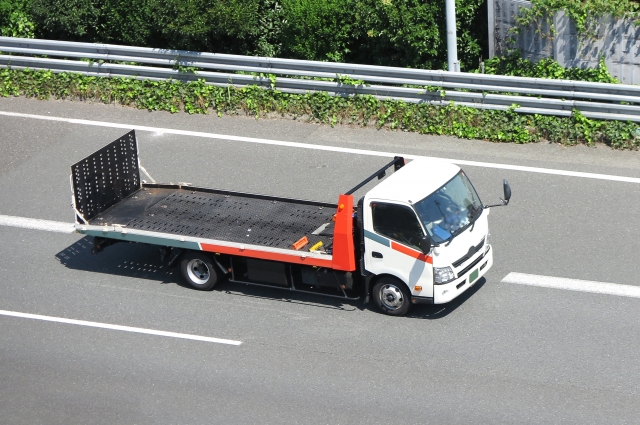 セルフローダーの運転に必要な免許や資格｜最大積載量などの条件は？ | トラック王国ジャーナル